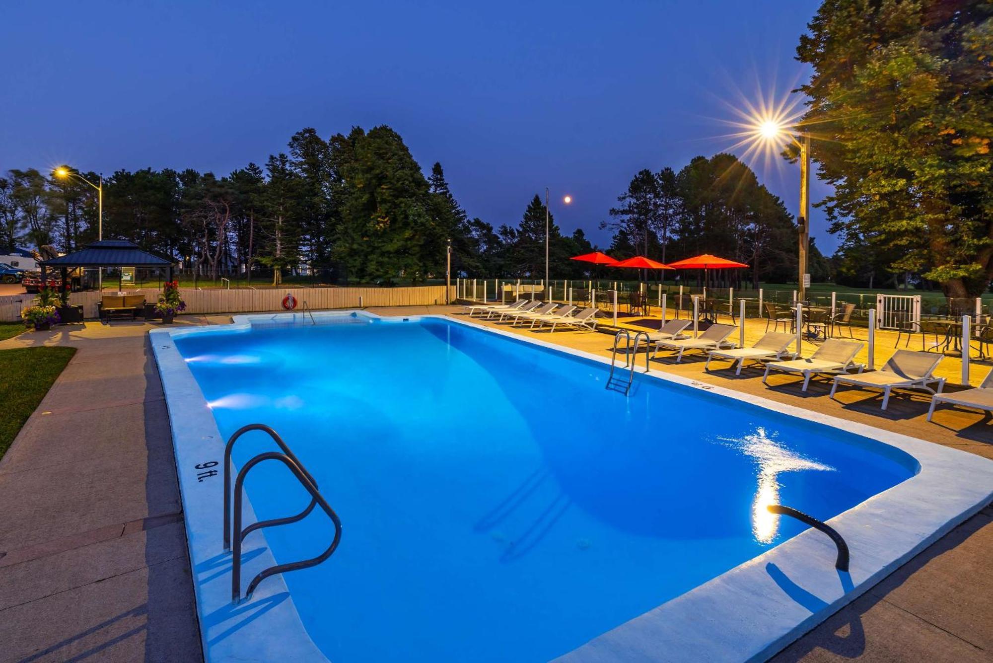 Quality Inn & Suites Garden Of The Gulf Summerside Exteriér fotografie