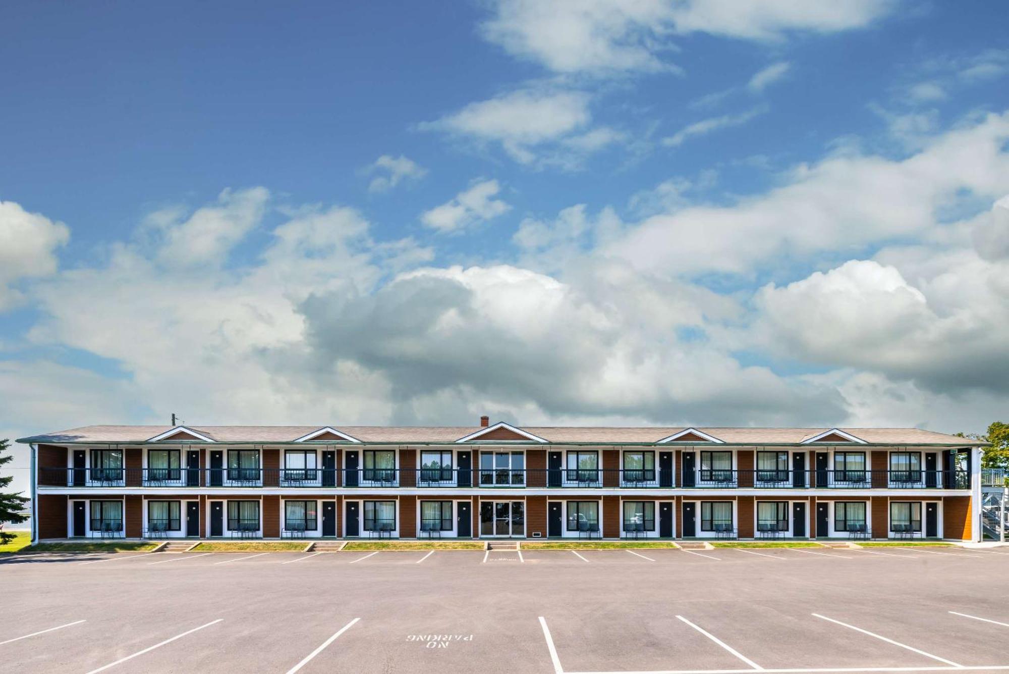 Quality Inn & Suites Garden Of The Gulf Summerside Exteriér fotografie