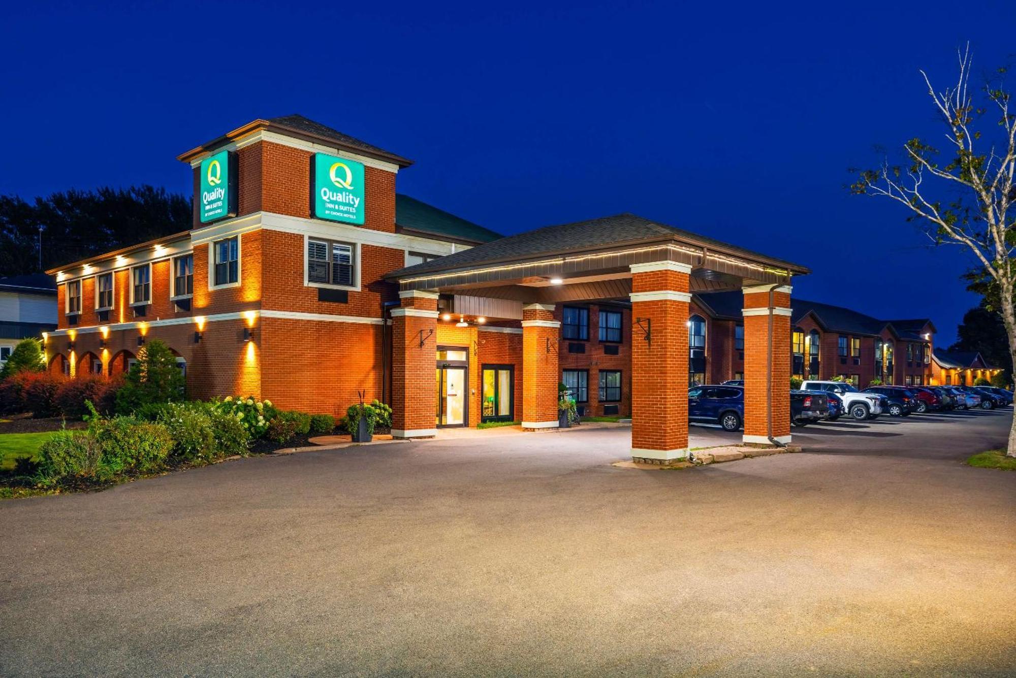 Quality Inn & Suites Garden Of The Gulf Summerside Exteriér fotografie