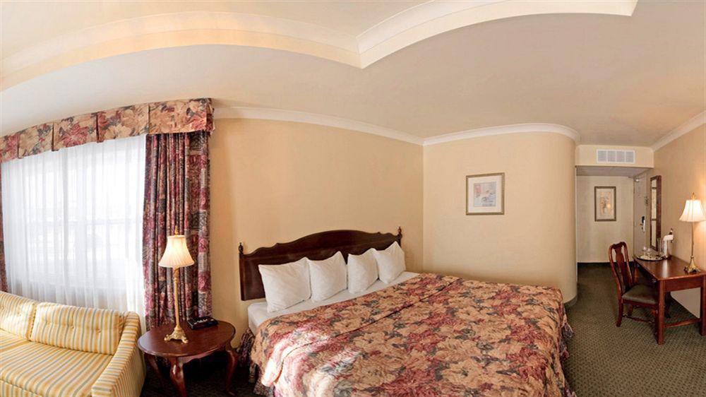 Quality Inn & Suites Garden Of The Gulf Summerside Exteriér fotografie